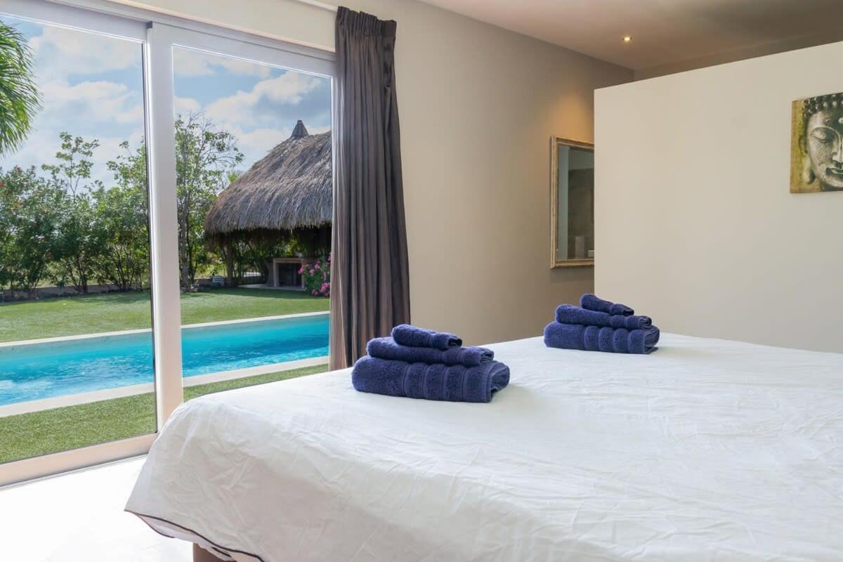 Stylish 4 Bedroom Modern Villa Design, Walking Distance From The Beach Jan Thiel Exterior photo