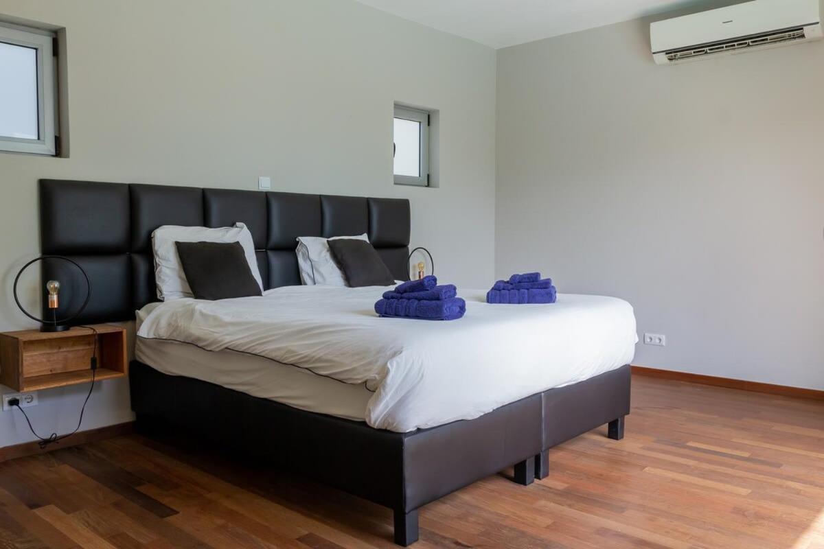 Stylish 4 Bedroom Modern Villa Design, Walking Distance From The Beach Jan Thiel Exterior photo